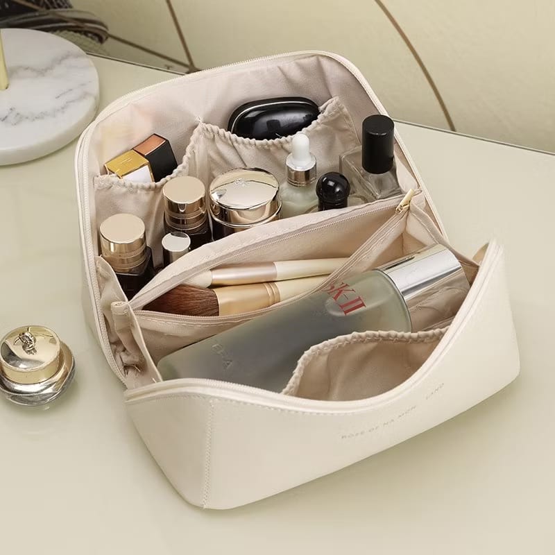 Bolsa de Maquiagem Estruturada com Alça de Mão